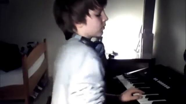 First keyboard song! смотреть онлайн