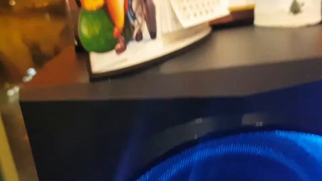 Microlab t10 (Extreme bass test) смотреть онлайн