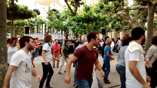 Как танцуют в стране Басков! смотреть онлайн