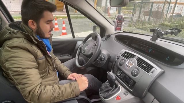 RENAULT SCENİC 2 1.6 OTOMATİK DYNAMİC DERİNLEMESİNE İNCELEME | ALINIR MI | YAKIT VE PERFORMANS смотреть онлайн