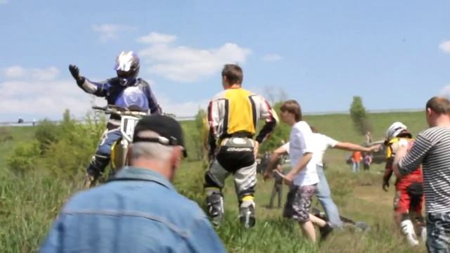 Разборки в шлемах Мотокросс Motocross смотреть онлайн