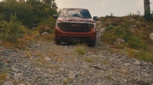 GMC 2022 SIERRA сочетает в себе одновременно надежность, мощь и роскошность. Тест по бездорожью!!!