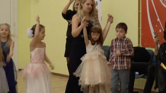 Новогоднее поздравление 43 школа 1з класс Ставрополь смотреть онлайн