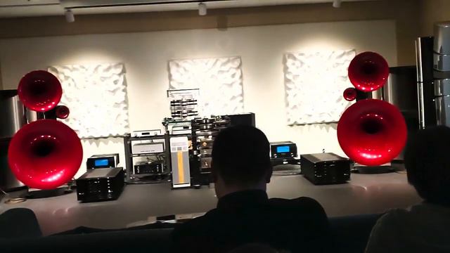 18 Kronos Pro Turntable + Kronos Reference Phono Stage + Octave Jubilee Pre + 300B MonoBlock Power смотреть онлайн