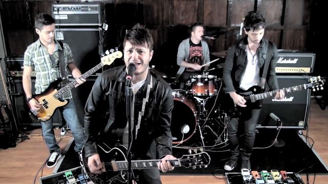 Beatles - I Saw Her Standing There смотреть онлайн