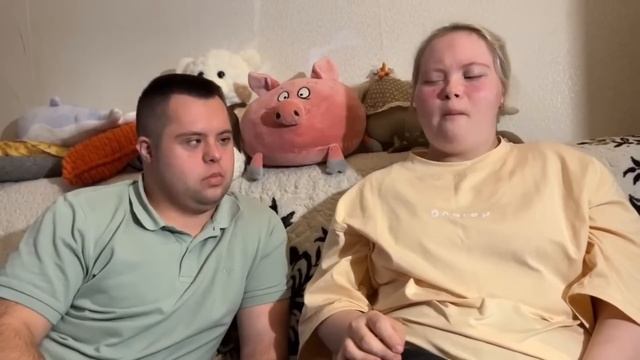 «Солнечный» дуэт отвечает на вопросы | Что случилось с Сергеем? Саша запустила личный бренд? смотреть онлайн