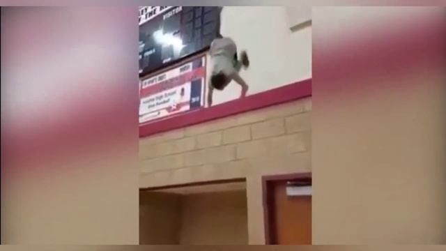 Как научиться стоять на руках? Подводящие упражнения для новичков! смотреть онлайн