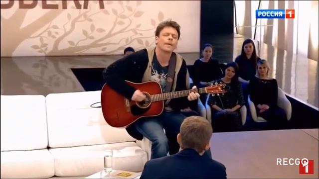 Павел Майков играет на гитаре смотреть онлайн
