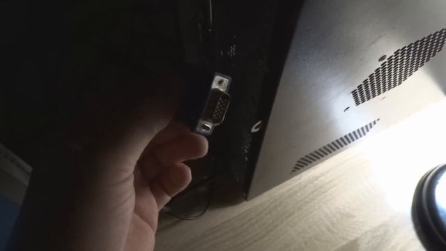 Почему компьютер бьёт током? смотреть онлайн