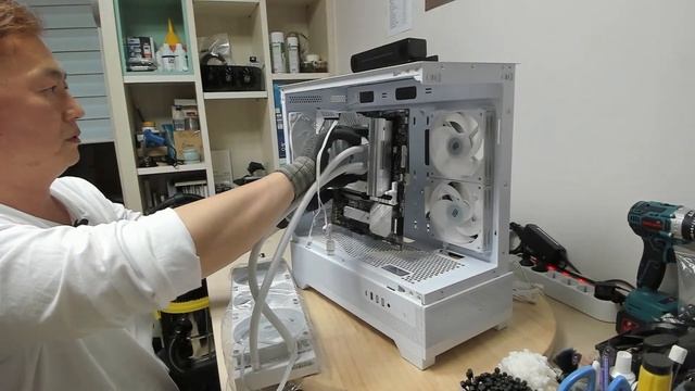 이쁜 M-atx 화이트 케이스를 찾으시던분들 주목 기똥찬 물건이 나왔습니다. 3RSYS S315 QUIET 리버스 생방송리뷰 смотреть онлайн