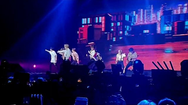 Stray Kids Miroh || Unveil Tour in Moscow [4.08.2019] смотреть онлайн