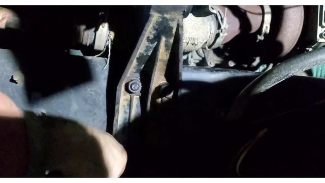 Замена сайлентблоков кабины Volvo VNL 780 смотреть онлайн