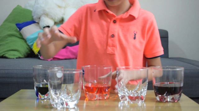 Walking water science - Capillary action easy science experiment for kids смотреть онлайн