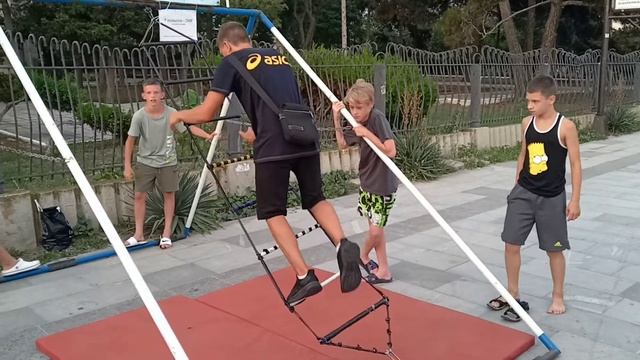 Правильный подъём по пьяной крутящейся лестнице смотреть онлайн