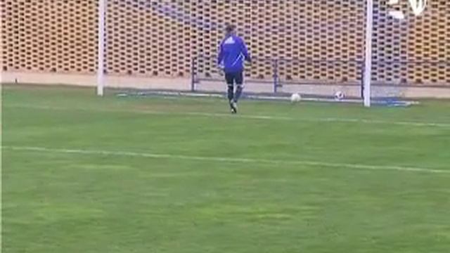 Nico Bertolo no se obsesiona con marcar e insiste en mantener la portería a cero смотреть онлайн