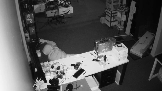 Hobby Station Burglary смотреть онлайн