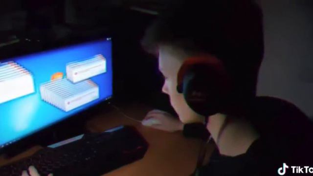 Когда скачал майнкрафт бесплатно смотреть онлайн