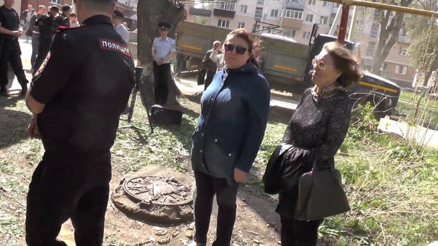на месте выселяемого дома будет построен новый многоэтажный дом. смотреть онлайн