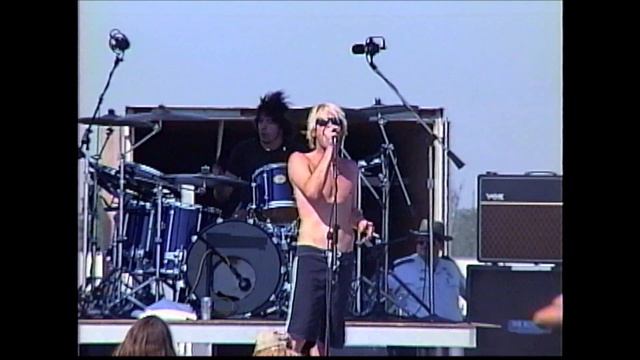 Foo Fighters / Taylor Hawkins - "Have A Cigar" 4/30/00, Zephyrhills, FL. (HD 1080p Upgrade) смотреть онлайн