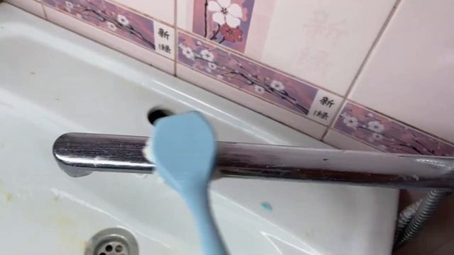 У каждой Экономной хозяйки должен быть запас Хозяйственного Мыла. Применяем для стирки и уборки смотреть онлайн