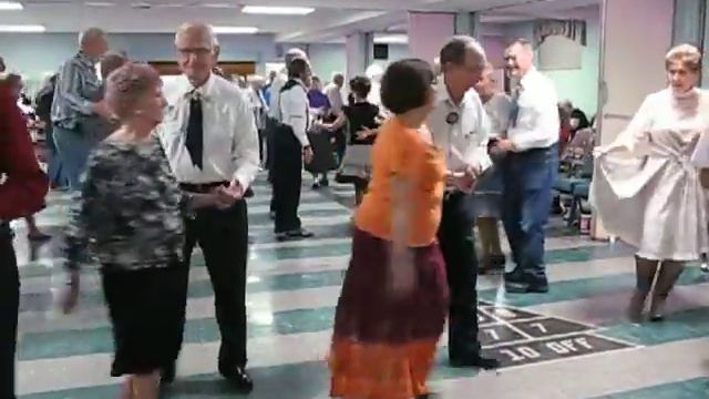Love Me Tonight: Square Dancing with Mike Hogan смотреть онлайн