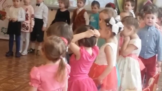 Праздник 8 марта в детском садике. The 8th of March in kindergarten. смотреть онлайн