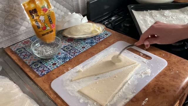 Вкусные КРУАССАНЫ из слоеного теста смотреть онлайн