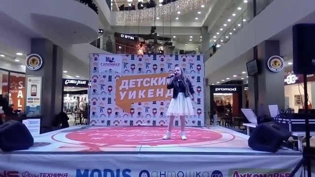Соня Косинова. 6 лет. Музыка смотреть онлайн