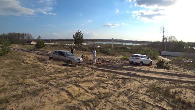 ВНЕПЛАНОВОЕ БЕЗДОРОЖЬЕ! Но не у нас. Geely Atlas СПАСАЕТ! (Джили Атлас) смотреть онлайн