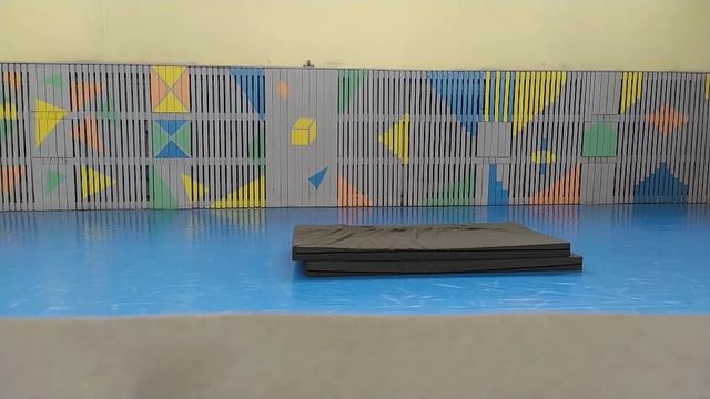 ПАРКУР ВЛОГ | СОЛО ТРЕНИРОВКА В БАТУТНОМ ЦЕНТРЕ смотреть онлайн