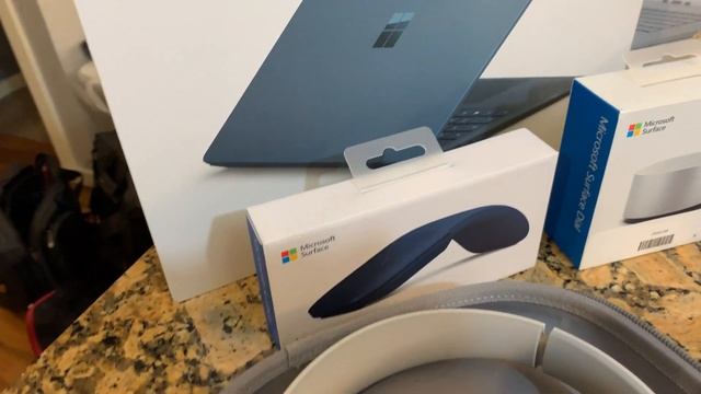 The Ultimate Microsoft Surface Collection 2019: Studio 2, Surface Book 2, Laptop 2, Headphones, Doc смотреть онлайн