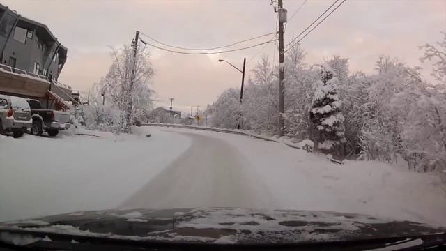 Yellowknife NWT, Canada - Driving from Downtown to Old Town. смотреть онлайн