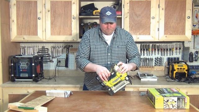 Ryobi AirStrike +One 18 guage Narrow Crown Stapler Review смотреть онлайн