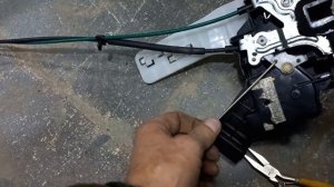 KIA Magentis отказал замок двери