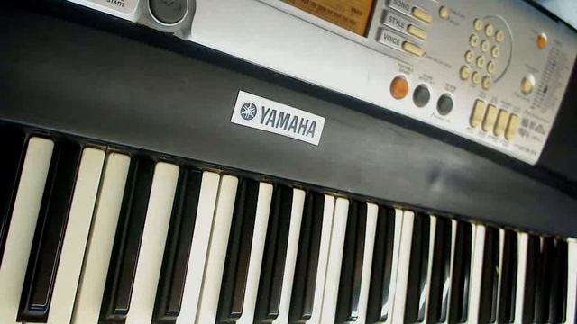 YAMAHA PSR-E303 (onboard songs) Traditional melodies смотреть онлайн