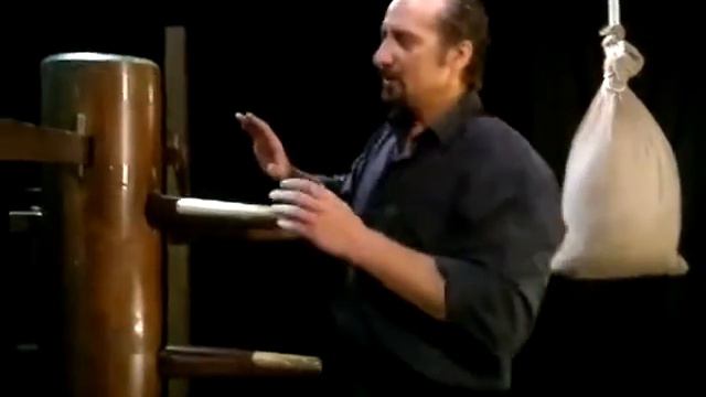 вин чунь Работа на деревянном манекене смотреть онлайн