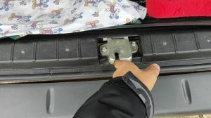 ДВА РАБОЧИХ СПОСОБА чтобы не гремела крышка багажника на лада НИВА урбан