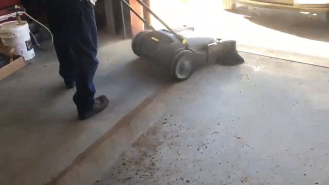 Kärcher KM 70/20 C 2SB Walk-Behind Commercial Floor Sweeper смотреть онлайн