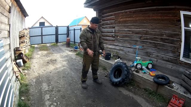 Мотоблок МТЗ-09Н с плугом.Запахиваем горчицу на сидерат.Пробуем разную резину.6/12? 7/12?Что лучше? смотреть онлайн