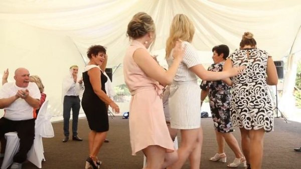 САМЫЙ СМЕШНОЙ КОНКУРС С ГОСТЯМИ НА СВАДЬБЕ