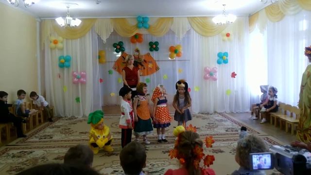 Сказка "Репка". Саша в роли внучки. смотреть онлайн