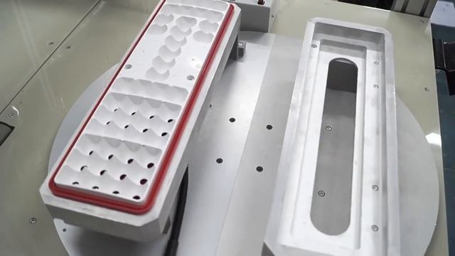 Нанесение клея дозирующей машиной АСД