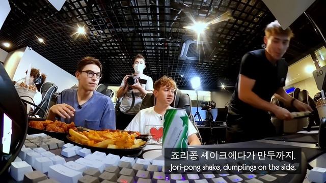 British Highschoolers go to a Korean Gaming Cafe for the first time!! смотреть онлайн