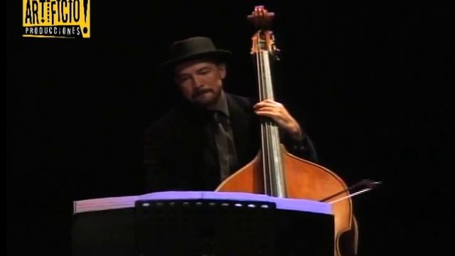 Roberto Bravo y trío Piazzolla, Teatro Caupolicán 2012 "Milonga de la anunciación".mov смотреть онлайн