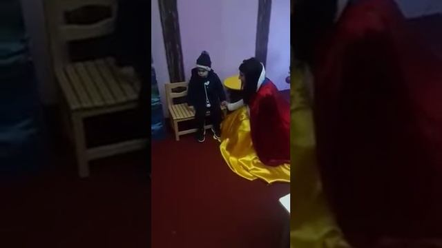 Funny Kid reaction to Christmas fairy tale смотреть онлайн