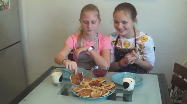 Оладушки на молоке. 2015 год смотреть онлайн
