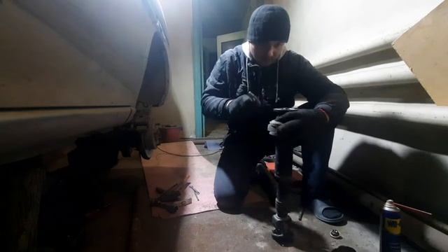 Замена подвесного подшипника карданного вала Ниссан прерия джой..mp4