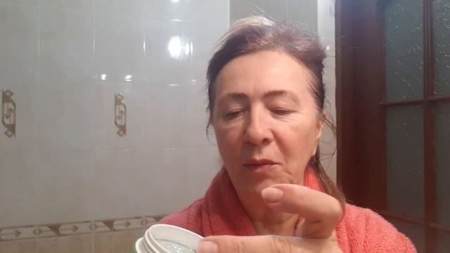 Как я делаю пилинг кожи лица и накладываю маску ,,Спирулина". смотреть онлайн