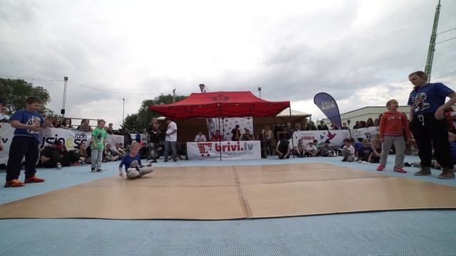 Короли брейк данса vs Вика/Милена/Дарья | Riga Jam 2015 смотреть онлайн