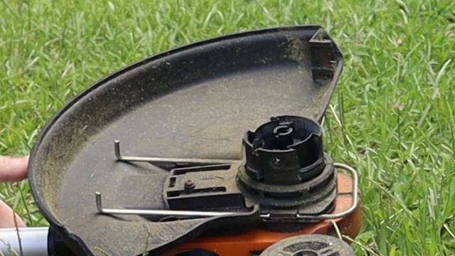 How to Replace String Trimmer Edger Line EASY / Worx Trimmer Spool Line / Weed Eater / Weed Whacker смотреть онлайн